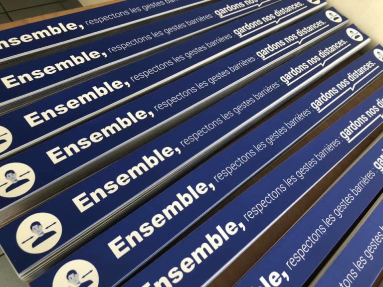 Adhésifs pour le sol